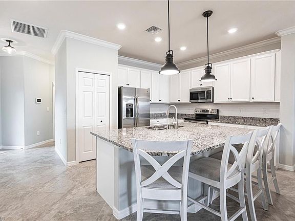 5th image of 9083 Woodhurst DR