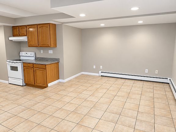 3rd image of 181 Washington St #B