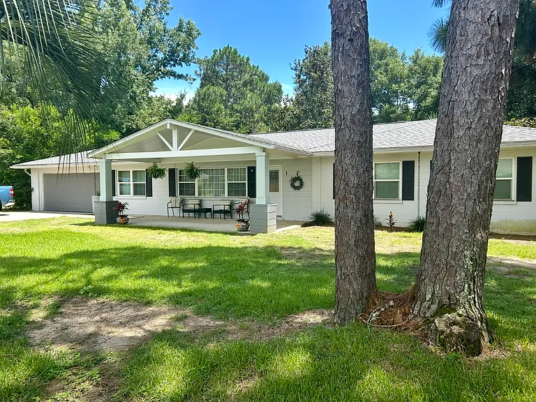 1 Buckingham Way — Photo 2