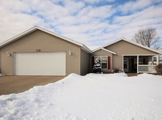 3002 Heritage Ln, Holmen, WI 54636