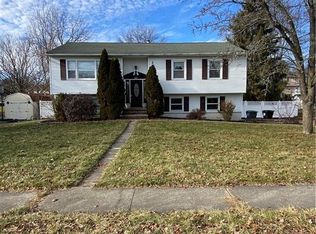 8 Frederick St, Middletown, NY 10941