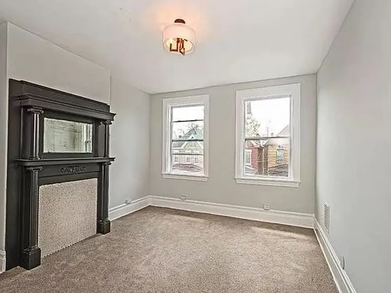 923 Adelaide St — Photo 21