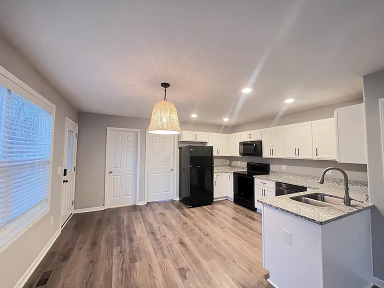 114 Valley View Cir #B — Photo 8
