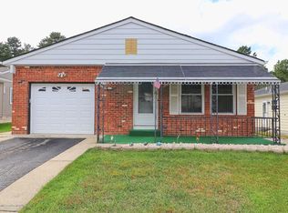 30 Canterbury Ln, Toms River, NJ 08757