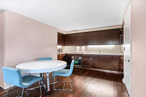 Rented by Sotheby's International Realty | media 22