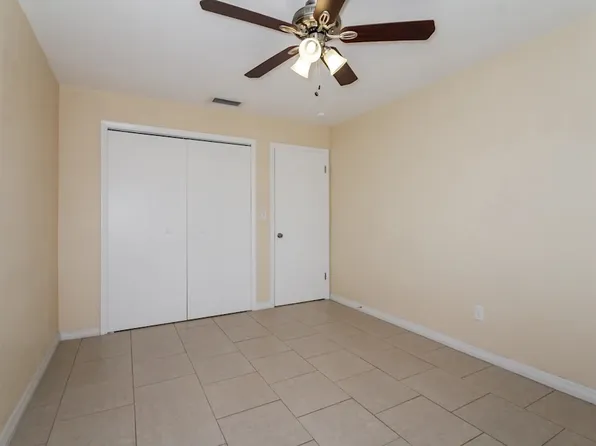 125 SW 48th Ter, Cape Coral, FL 33914
