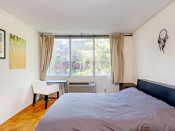 3rd image of 353 E 72nd St APT 4A