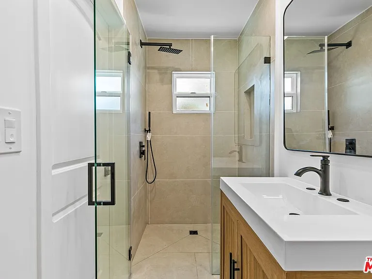1722 Bel Aire Dr — Photo 22
