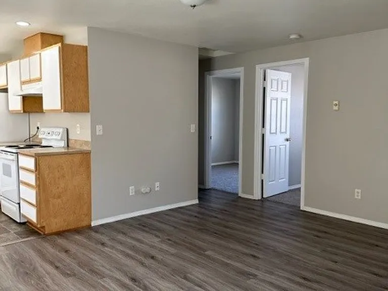 3440 Hawthorne Ave NE — Photo 23