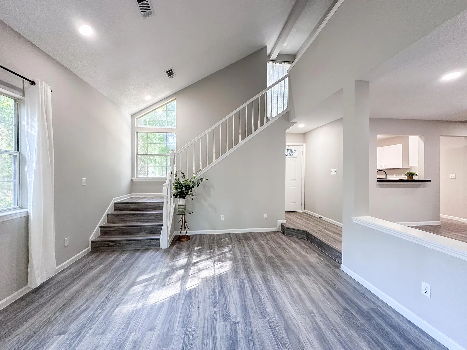 3 bed, 1795 sqft, $2,550 — Photo 4
