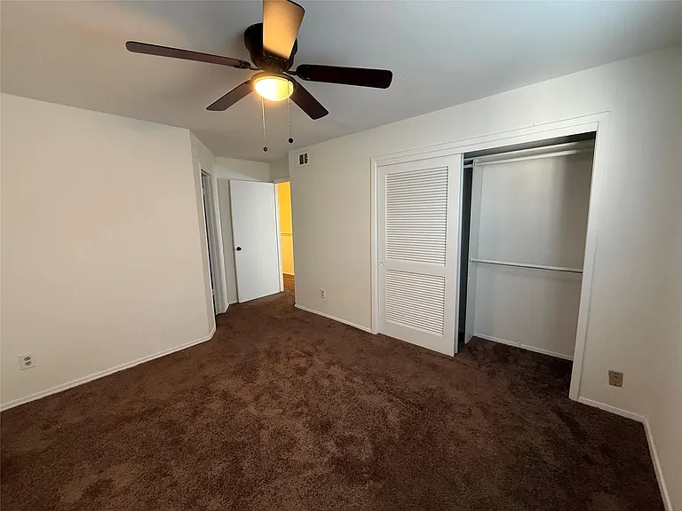 8050 Sands Point Dr #C — Photo 9