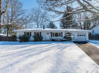 16 Cherry Hill Rd, New Paltz, NY 12561