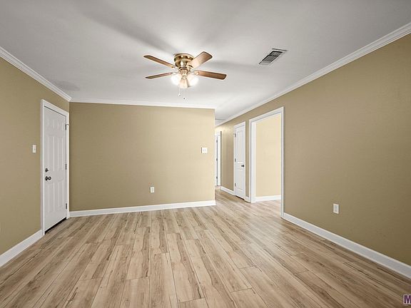 5th image of 16725 Pernecia Ave
