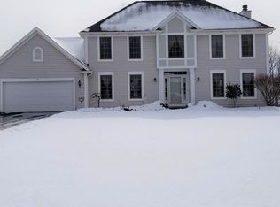 11 Kerry Hl, Fairport, NY 14450