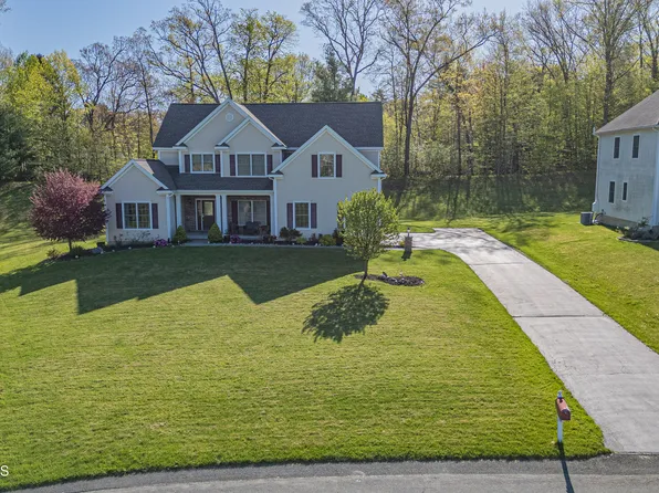 95 Lori Drive, Niskayuna, NY 12309