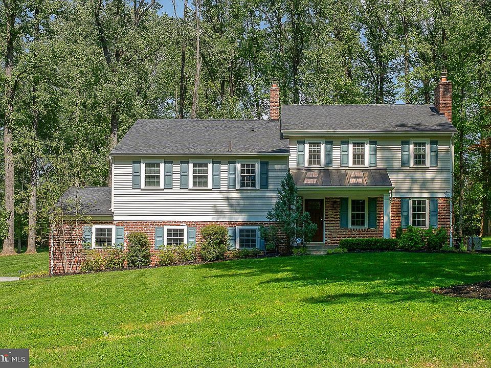 1st image of 311 Oak Hill Ln