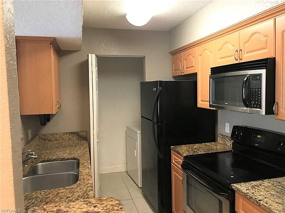 4th image of 2915 Winkler Ave APT 820