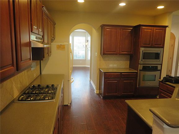 2nd image of 2730 Lovett Ln