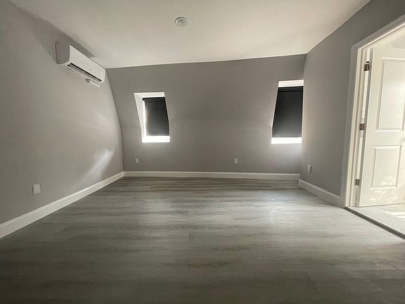 2nd image of 131 Monticello Ave #3E
