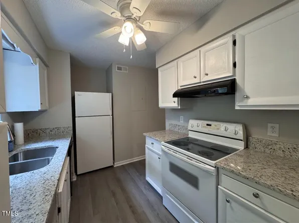 649 Pine Ridge Pl, Raleigh, NC 27609