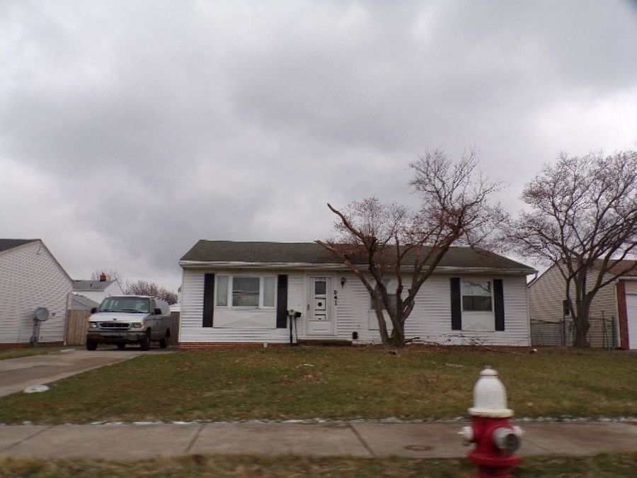1st image of 941 E 346th St