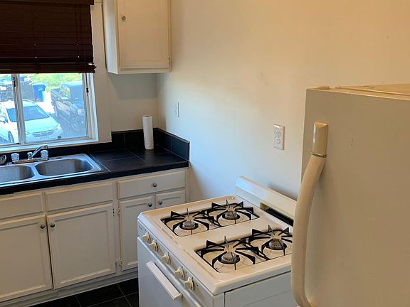 5th image of 201 N Toluca St APT 1