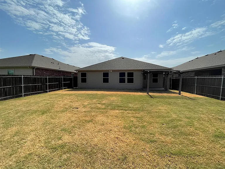 1007 Riverstone Trl — Photo 16