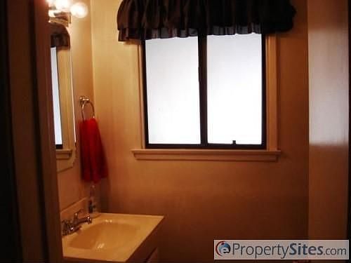 4th image of 1501 S Orange Ave