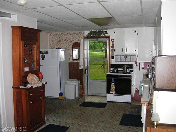 4th image of 18454 Oxbow Dr