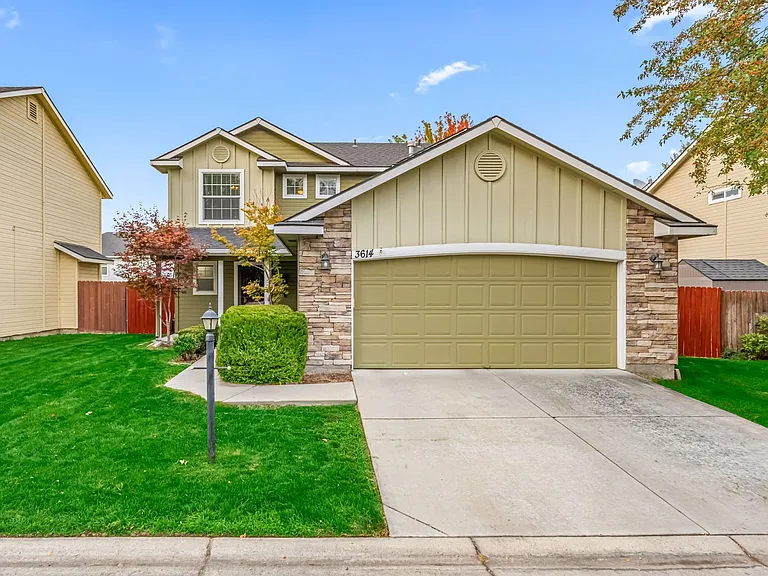 3614 E Hand Cart Ln — Photo 1