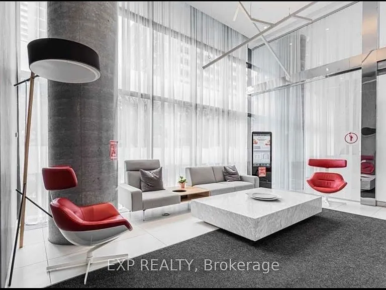 185 Roehampton Ave #911 — Photo 14