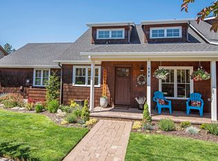 686 W Jefferson Ave, Sisters, OR 97759