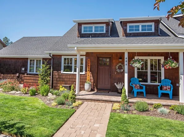 686 W Jefferson Ave, Sisters, OR 97759