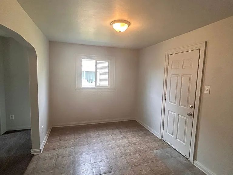 4319 S Park Dr — Photo 3