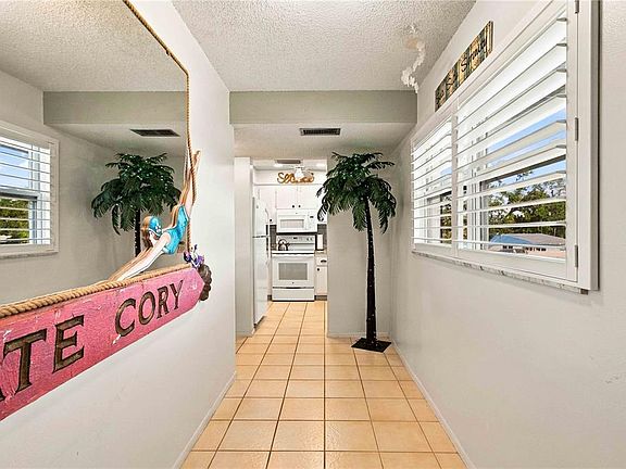 4th image of 304 47TH AVENUE DRIVE W #313