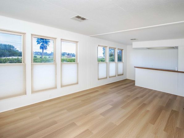 10 Fallen Leaf Dr, Novato, CA 94949
