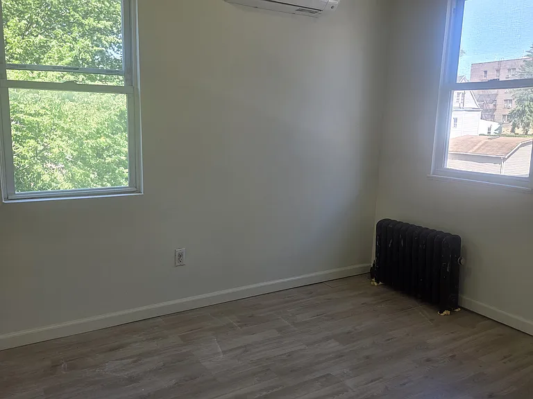 11 Cortlandt St #3 — Photo 2