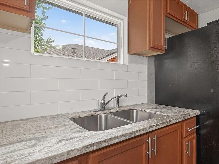 1511 Scharpe St #2 — Photo 9