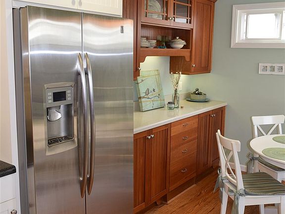5th image of 1146 Crestwood Dr