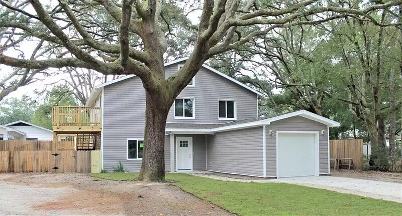 1st image of 719 Cypress Dr #A