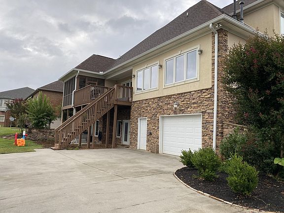 5th image of 303 Lochmere Dr