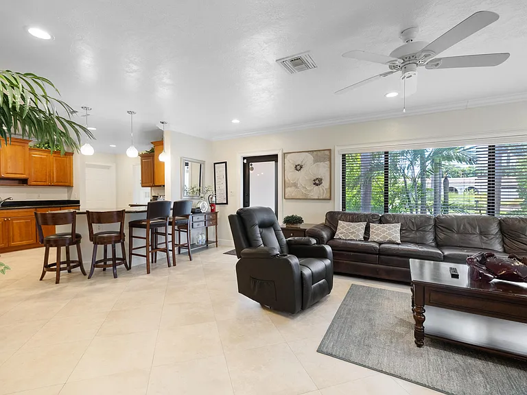 3211 Seaward Dr — Photo 6