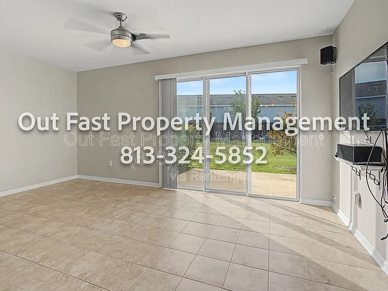 6919 Holly Heath Dr — Photo 27