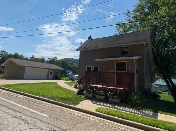 941 Ithaca Rd, Richland Center, WI 53581