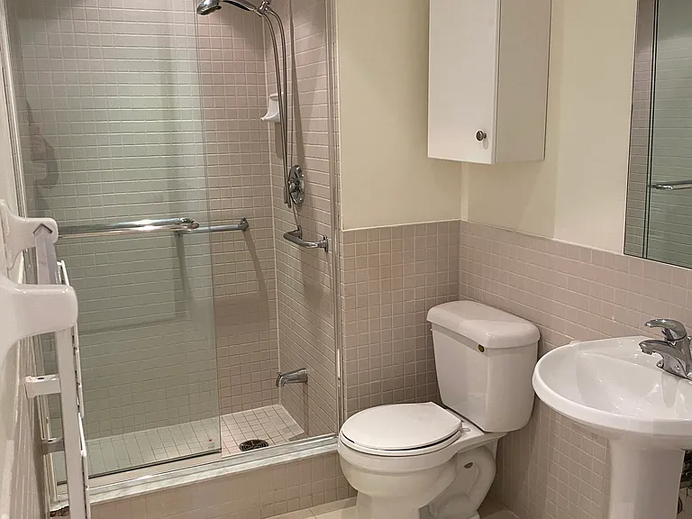 1425 Bayview Ave — Photo 35
