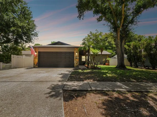 12839 Cumberland Dr, Largo, FL 33773
