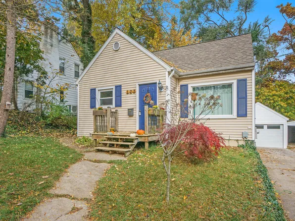 122 Crescent Dr, Kalamazoo, MI 49001