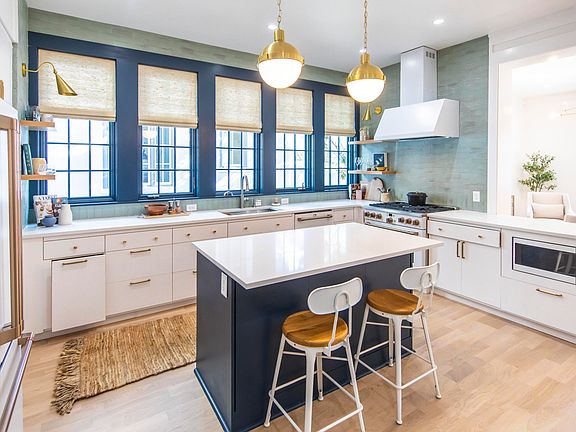 4th image of 71 Bridgetown Ave