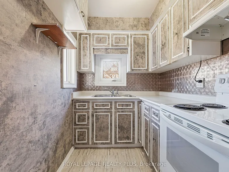 115 Kensington Ave N — Photo 11