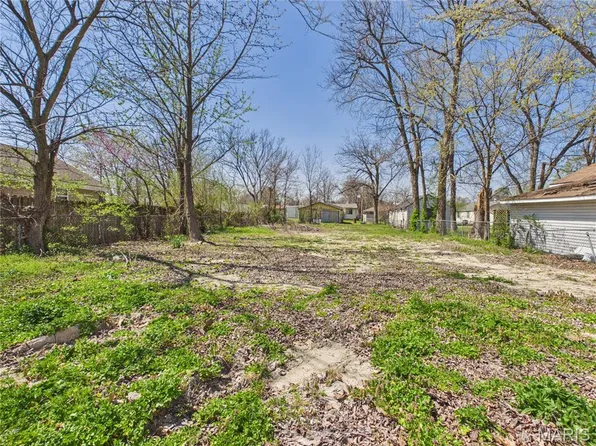 723 N Elm St, Dexter, MO 63841